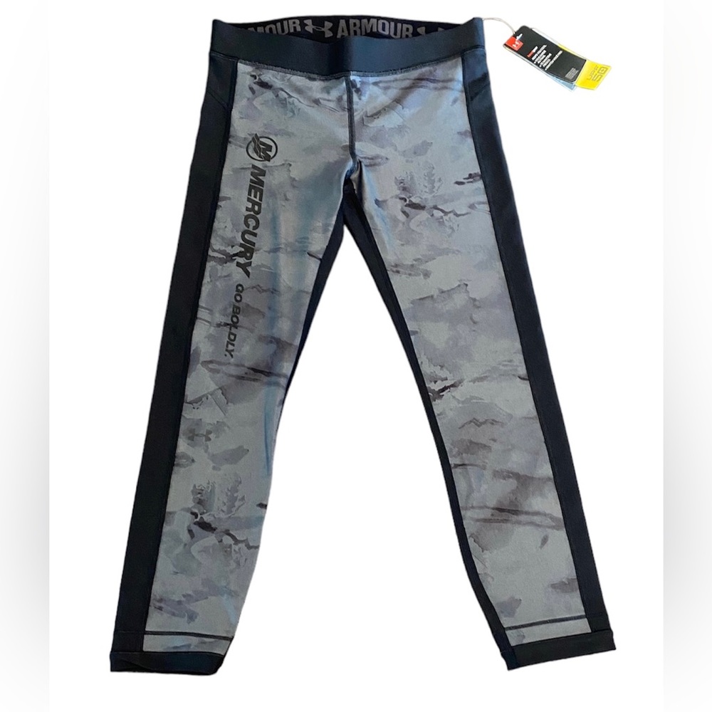HEATGEAR® UNDER ARMOUR  Compression Leggings
Sz M NWT